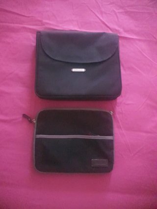 2 Carteras de mano negras y grises