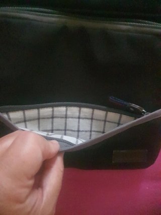2 Carteras de mano negras y grises
