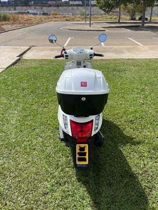 Kymco Like 49cc Scooter Blanca