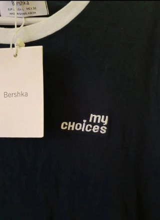 Camiseta Bershka Negra Talla L my choices