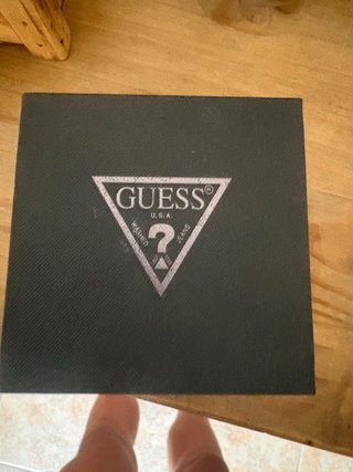 Reloj Guess Dorado y Negro