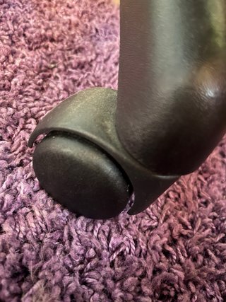 Silla de oficina giratoria negra