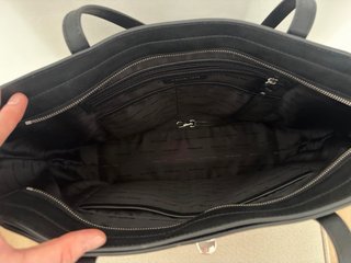 Bolso negro Michael Kors grande tachuelas