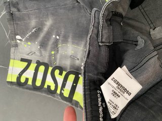 Vaqueros cortos Dsquared2 con salpicaduras