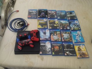 Consola PS4 + 3 Mandos + Juegos