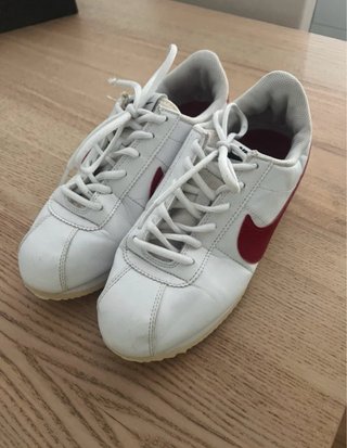 Nike Cortez Blancas y Rojas