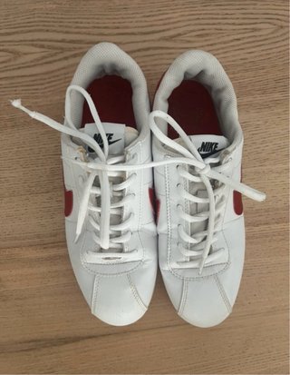 Nike Cortez Blancas y Rojas