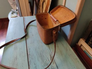 Funda cuero antigua para prismáticos
