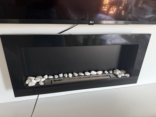 Chimenea Bioetanol Negra con Piedras Blancas