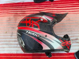 Pack Motocross/Enduro Hebo: Peto + Rodilleras