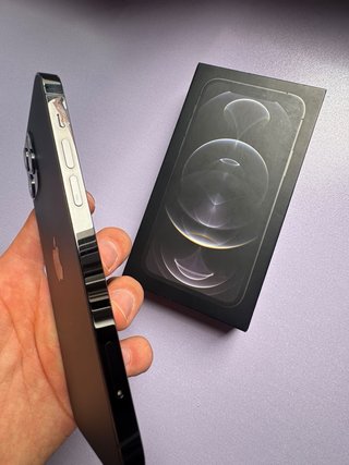 iPhone 12 Pro + custodie