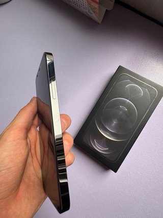 iPhone 12 Pro + custodie