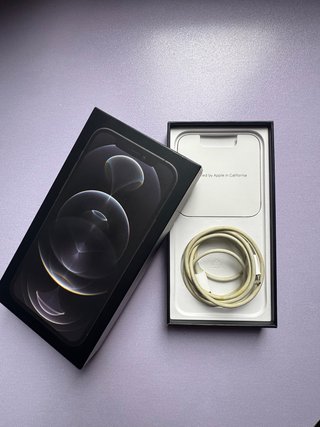 iPhone 12 Pro + custodie