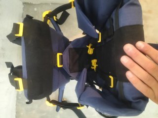 Mochila Portabebés Brevi Azul y Amarillo