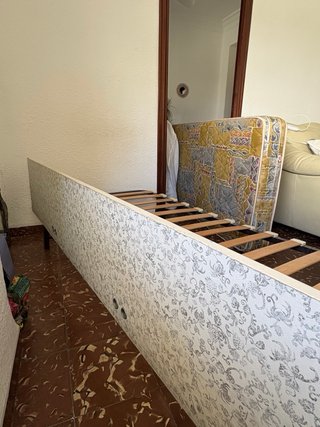 Somier, colchón muelles y sobrecolchón
