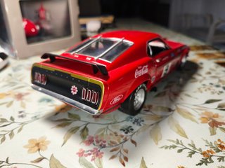 Mustang de carreras de Allan Mofart. Marca ACME
