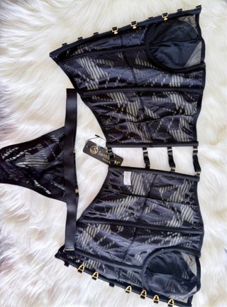 Conjunto Crop Top y Tanga Santisimas Negro