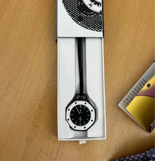 Reloj AP x Swatch Negro y Blanco