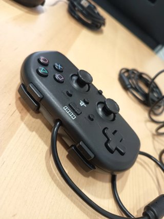 Mandos Hori Wired Mini Gamepad  Negro y Rojo