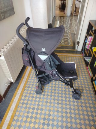 Carrito de paseo Maclaren negro