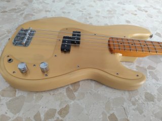 Squier Precision Bass 40 Aniversario.