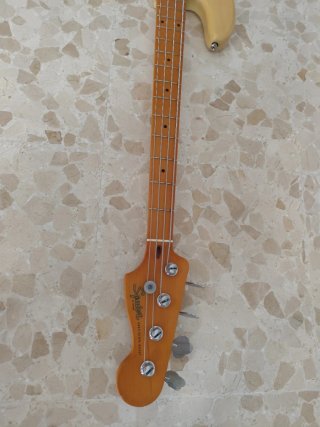 Squier Precision Bass 40 Aniversario.