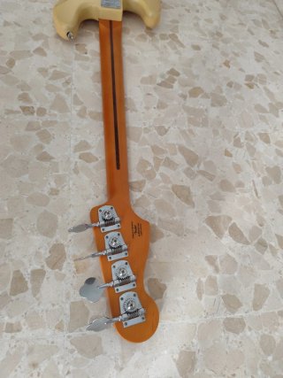 Squier Precision Bass 40 Aniversario.