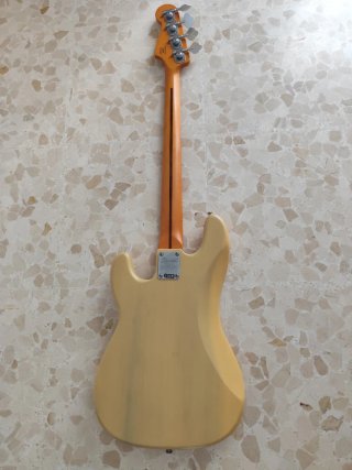 Squier Precision Bass 40 Aniversario.