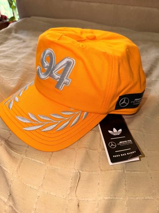 Gorra Mercedes AMG Petronas 94 Bad Bunny
