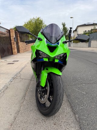 Kawasaki ZX6R