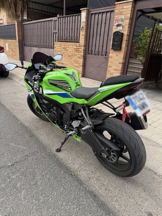 Kawasaki ZX6R