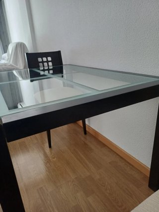 Mesa comedor wengue y cristal
