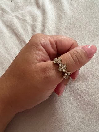 Anillo dorado tréboles con brillantes