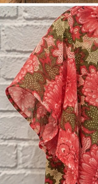 Blusa AMICHI floral roja y verde talla M