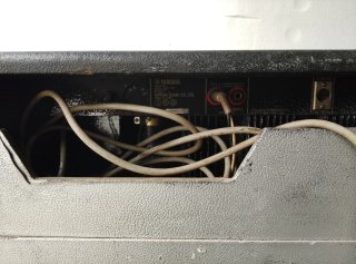 Amplificador Bajo Yamaha B100-115S