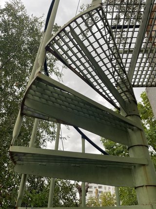 Escalera caracol acero galvanizado