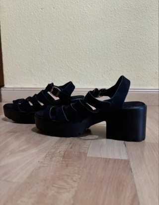 Sandalias de tacón negras