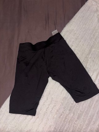 Short ciclista negro cintura alta