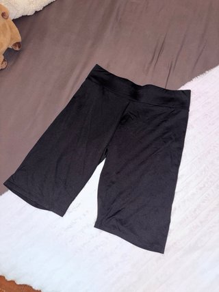 Short ciclista negro cintura alta