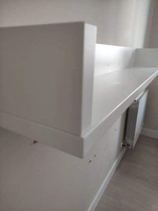 Estantería flotante madera maciza blanca