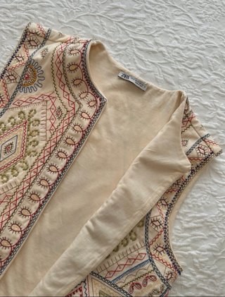 Chaleco Zara bordado