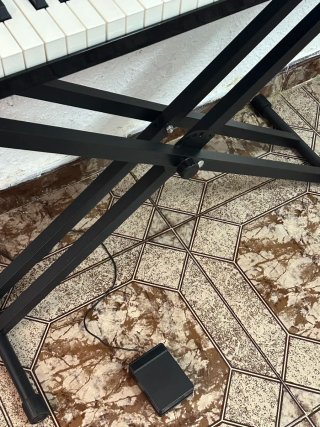Teclado Piano con Soporte Negro y funda negra