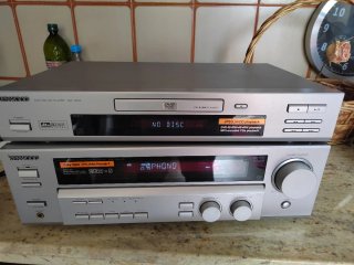 Amplificador Kenwood KRF-V5070D Plata y lector.