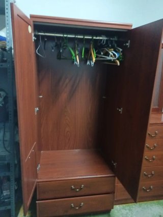 Alstons Muebles de dormitorio dos roperos y comoda
