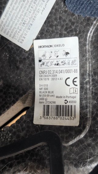 Casco negro para patinete o bici
