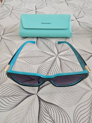 Gafas de sol Tiffany & Co. negras y turquesa