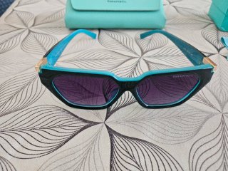 Gafas de sol Tiffany & Co. negras y turquesa