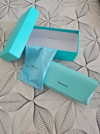 Gafas de sol Tiffany & Co. negras y turquesa
