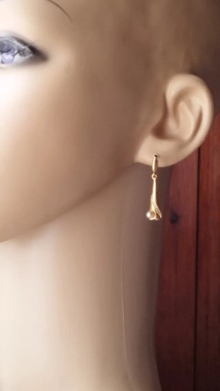 Pendientes vintage LIS chapado oro 22K