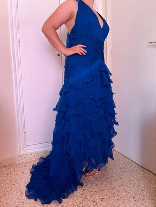 Vestido de fiesta gasa azul pavo con cola talla 38